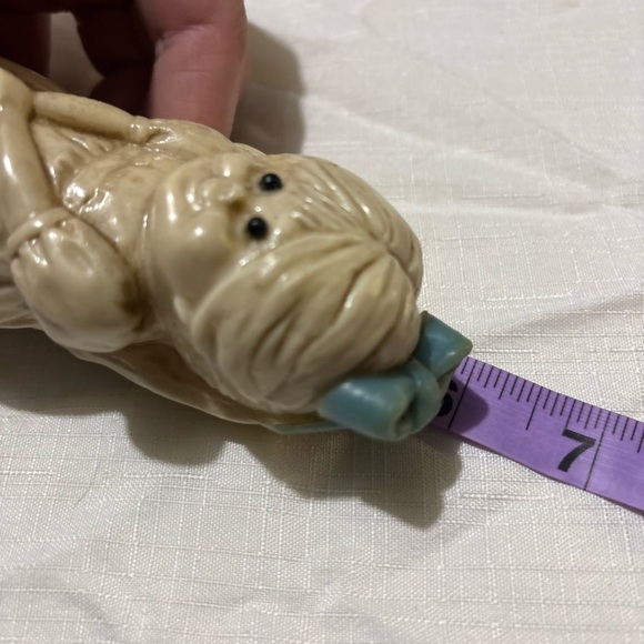 Vintage 1970’s Charming Cream Figurine - Home Accents Decor - Picture 8 of 9